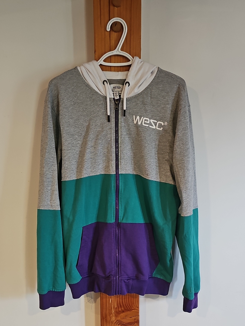 Wesc Men's Grey Teal Purple Zip Hoodie